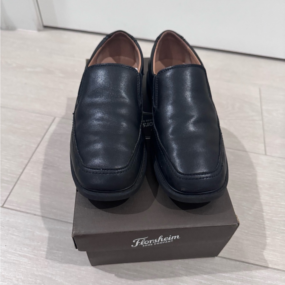 Florsheim boys school/dress shoe- black size 4